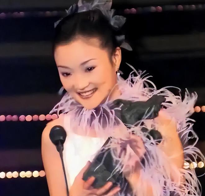 爵士告别凯斯勒签下班巴!凑3中锋轮换留8首轮10次轮 安吉妙笔不断