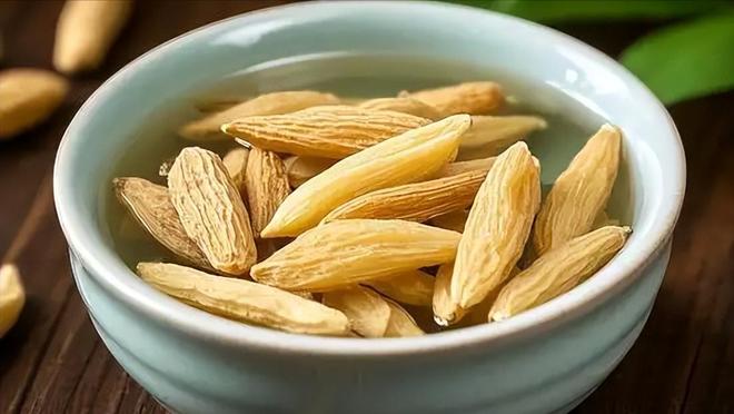 亚运场馆选手餐仅3块鸡肉，泰国教练直呼“太少了” 台风逼近4000人邮轮住宿面临考验