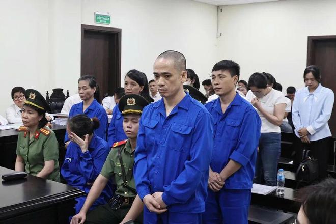 大兴机场惊现50人印度团,导游震惊:他们卖了房搬家来这里
