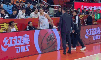 辽篮速递!乌戈正式转正,付豪顶薪续约,球队全力支持赵继伟,辽篮潜力小将入选国家队